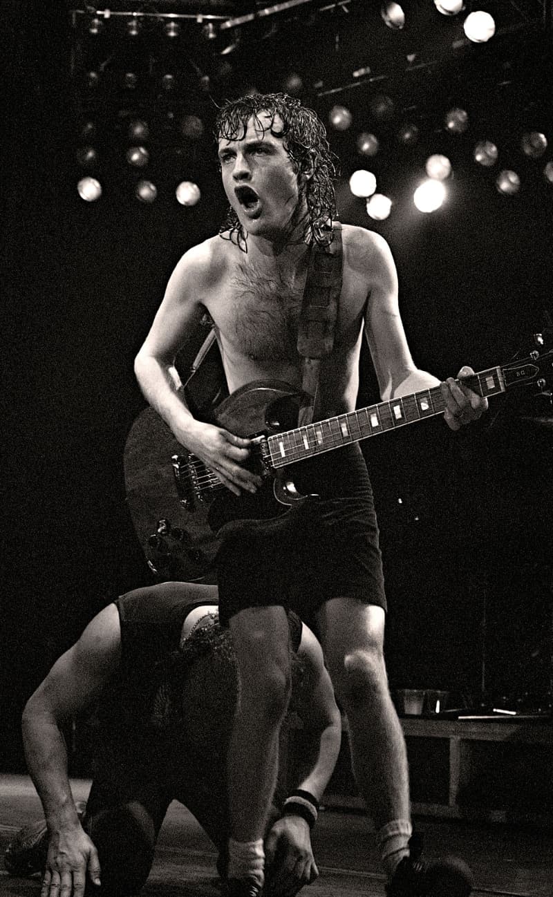 angus young 1982